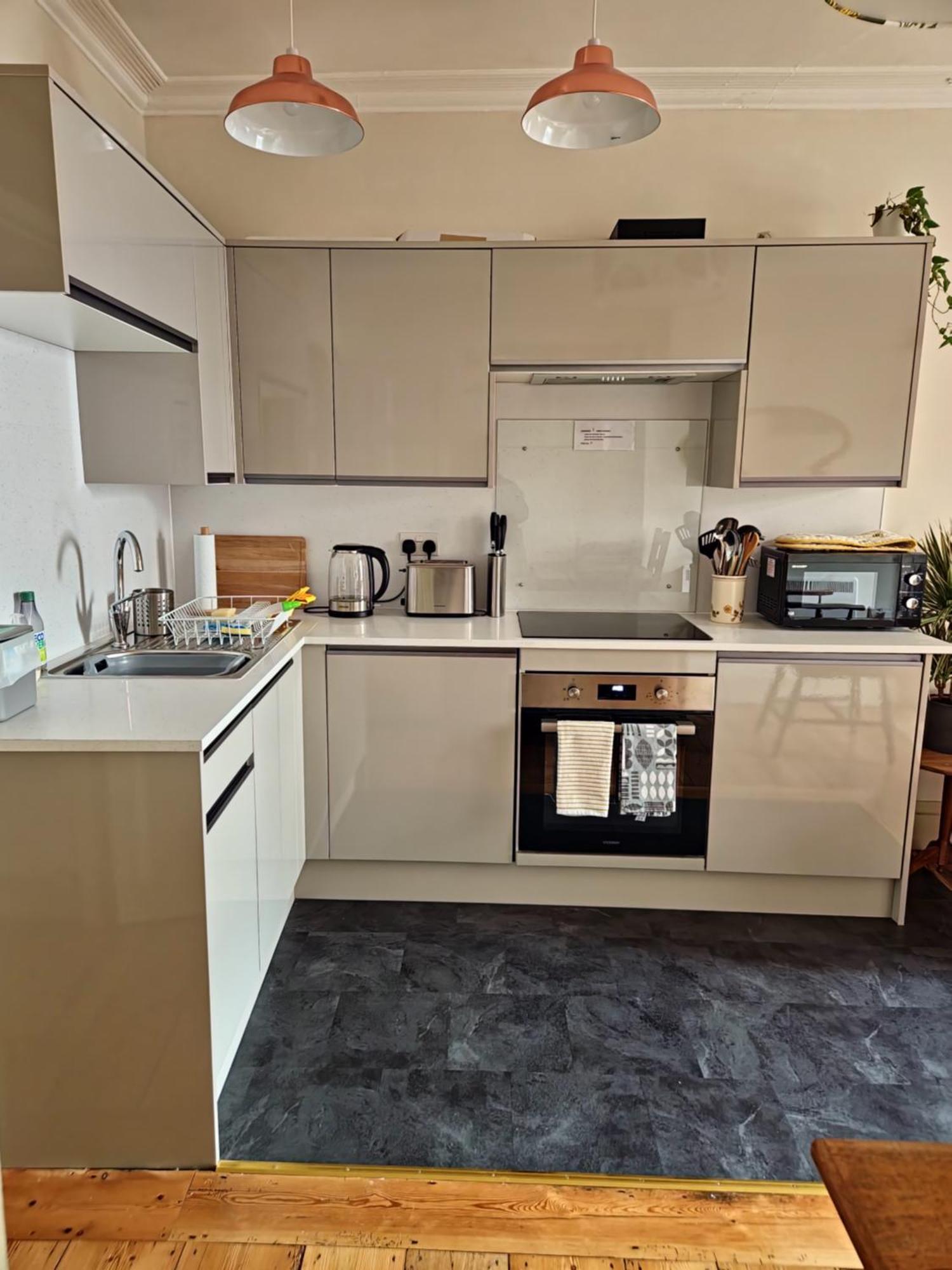 Central Gloucester Self-Catering Flat - A Hidden Gem Ngoại thất bức ảnh